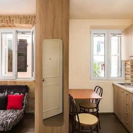 Q In Corfu Town Apartment