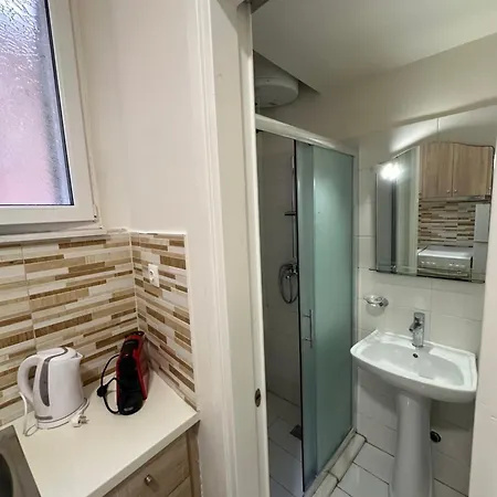 Q In Corfu Town Apartment *