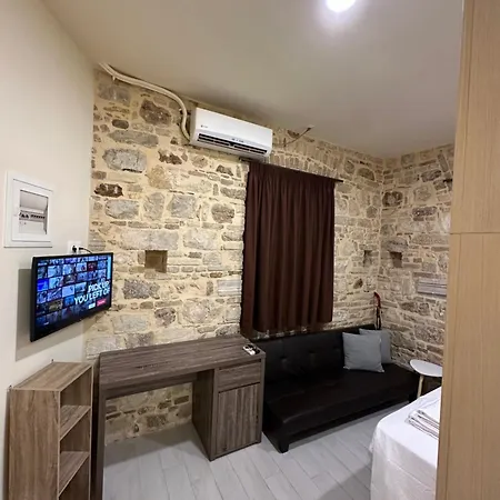 Q In Corfu Town Apartment *