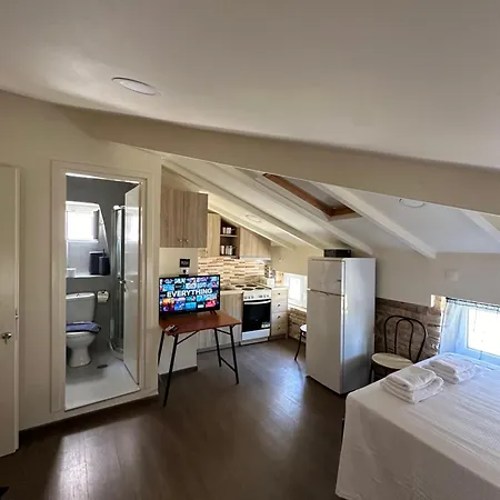 Q In Corfu Town Apartment *