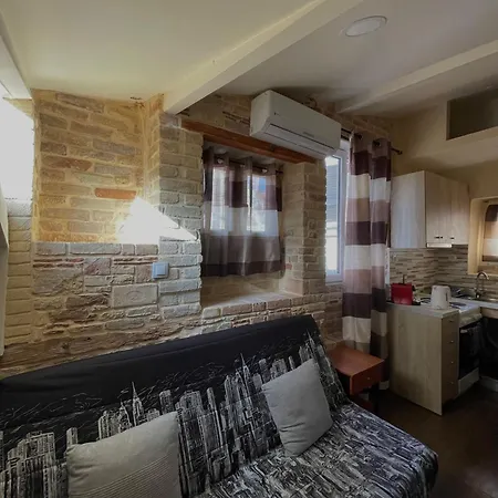 Q In Corfu Town Apartment *